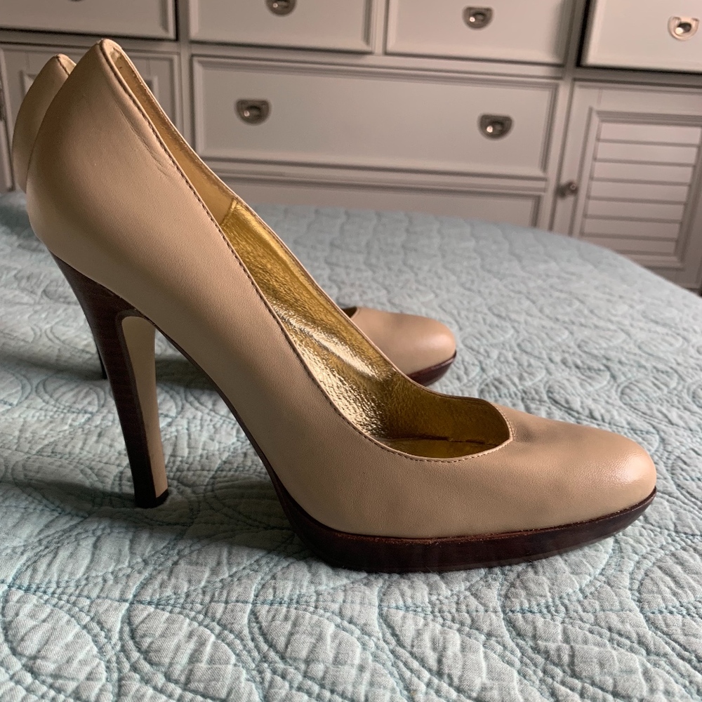 Nine West Nude Pump Size 8